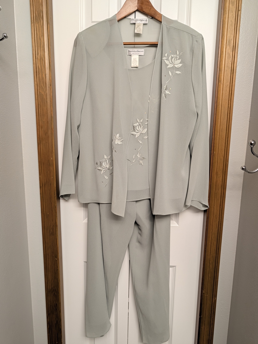 Women’s Sage Green Embroidered Pantsuit 12P